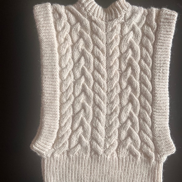 Cable Knit Sweater Vest - Picture 3 of 4